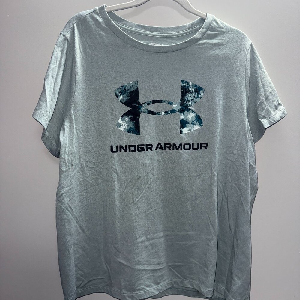 UnderArmour short-sleeve tee